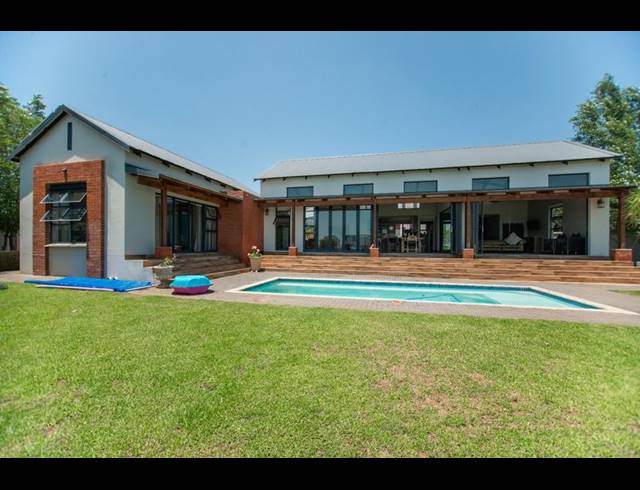 3 BEDROOM HOUSE FOR SALE IN COPPERLEAF ESTATE